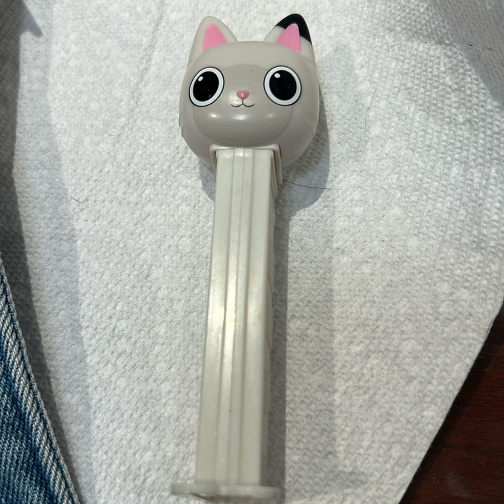 Pandy Paws PEZ Dispenser Candy Gabby's Dollhouse